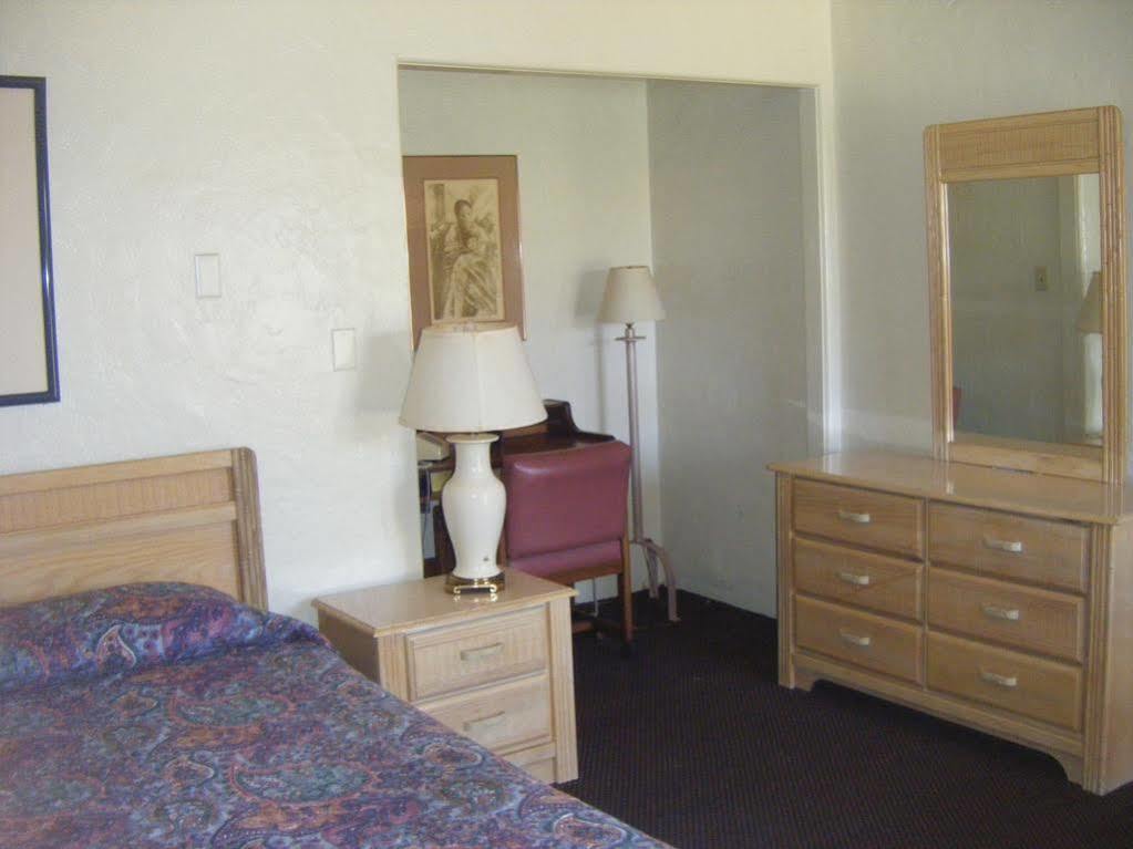 Copper Cactus Inn Tucson Exterior photo